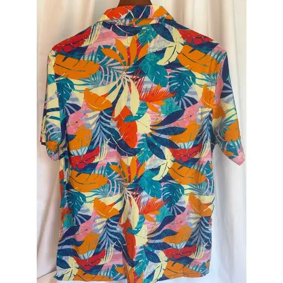 2 Old Navy Men’s Hawaiian Button-Down Shirts – Size Small | Casual Tropical - Picture 6 of 9